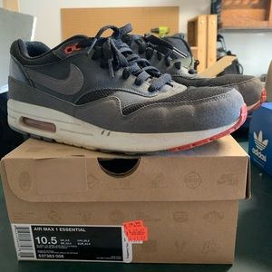 Air Max 1 Essential